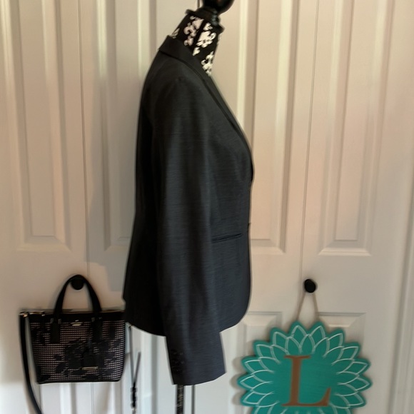 Just listed💋 classic black gray w/ light white line throughout 2 button blazer - Picture 4 of 16